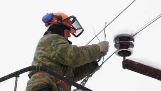 В Пермском крае ведутся работы по восстановлению электроснабжения в населенных пунктах, обесточенных из-за проливных дождей и шквалистого ветра