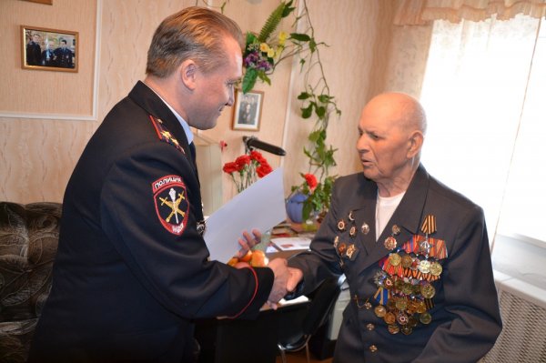 В Кунгурском районе полицейские поздравили старейшего ветерана ВОВ Василия Григорьевича Луценко