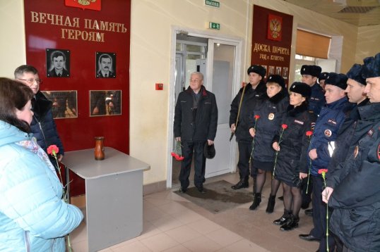 Кунгурские полицейские почтили память сослуживцев