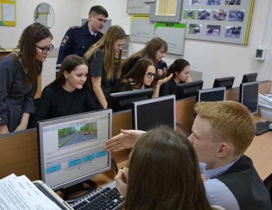 В ряды Госавтоинспекции Кунгура внедрился «Студенческий десант» В ряды Госавтоинспекции Кунгура внедрился «Студенческий десант»