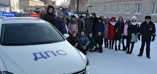 В ряды Госавтоинспекции Кунгура внедрился «Студенческий десант» В ряды Госавтоинспекции Кунгура внедрился «Студенческий десант»