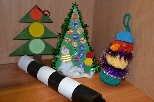 В Кунгуре дети смастерили игрушки для новогодней ёлки Дяди Стёпы
