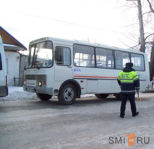 Водители кунгурских автобусов продолжают нарушать ПДД