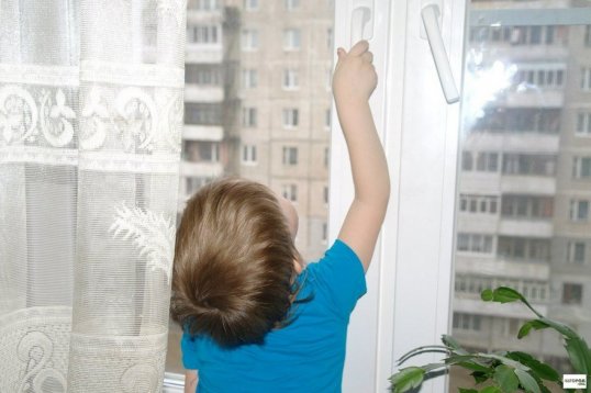 Полиция предупреждает – открытые окна опасны для детей!
