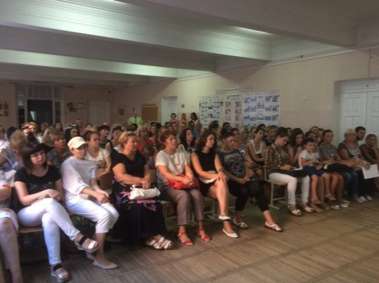 Начался сбор вопросов к Общероссийскому родительскому собранию
