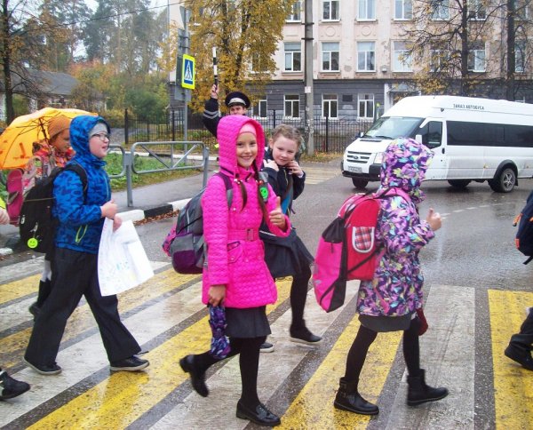 Кунгурские школьники провели акцию «Урок вежливости» для водителей и пешеходов