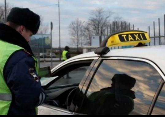 ГИБДД Кунгура проверяют автомобили такси