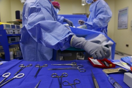 Пермские врачи провели уникальную операцию по эндопротезированию бедра