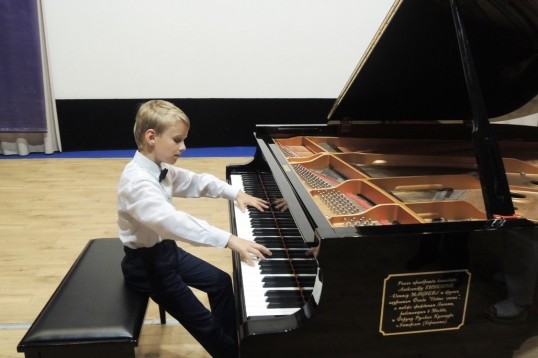 Юный пианист из Прикамья вышел в финал Всероссийского конкурса талантов «Синяя птица»